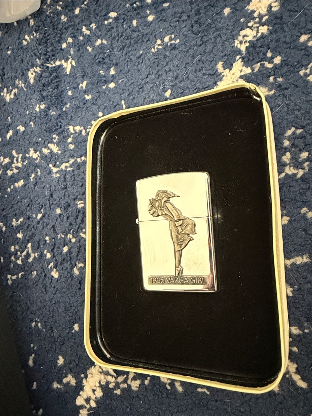Silver replica 1935 Varga Girl Zippo-Style Lighter